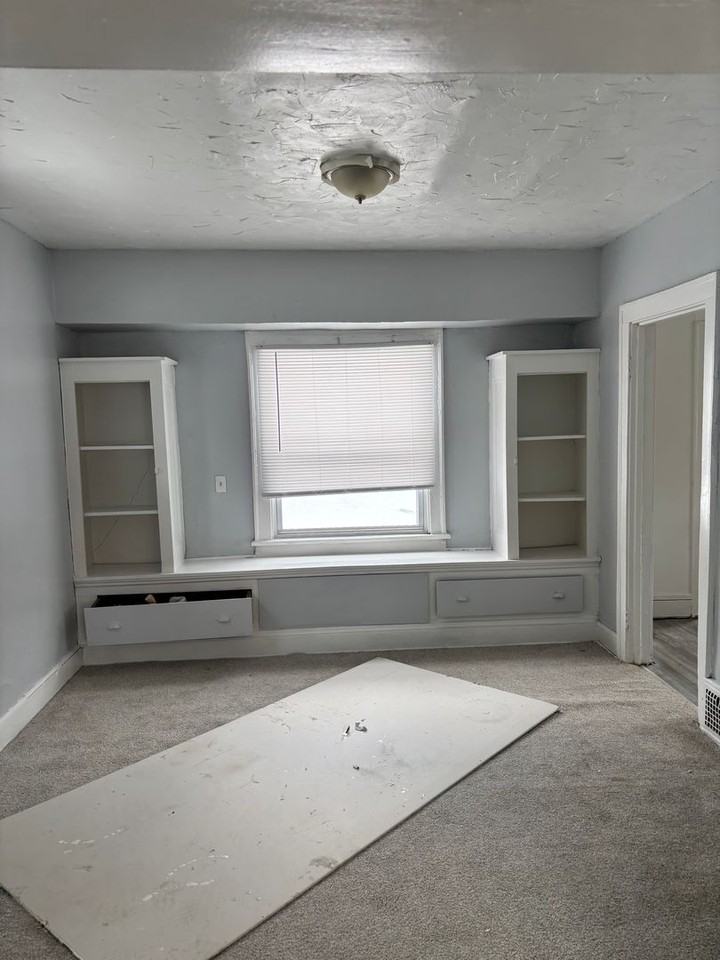 12925 Watterson Ave - Photo 4 of 10