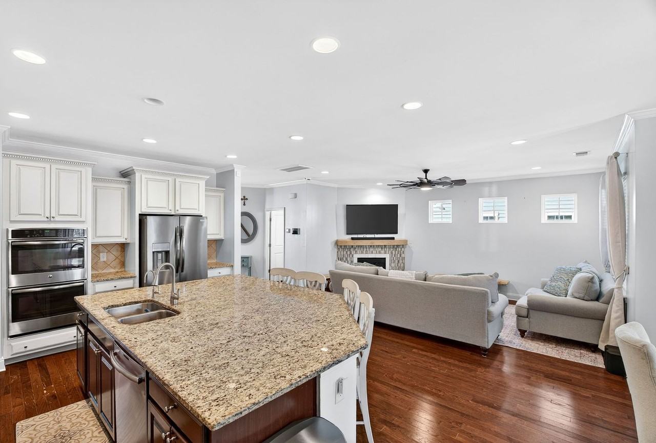 9707 Cutleaf Dr - Photo 5 of 33