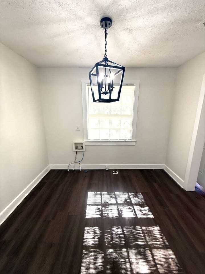 106 Courtland Dr - Photo 4 of 9