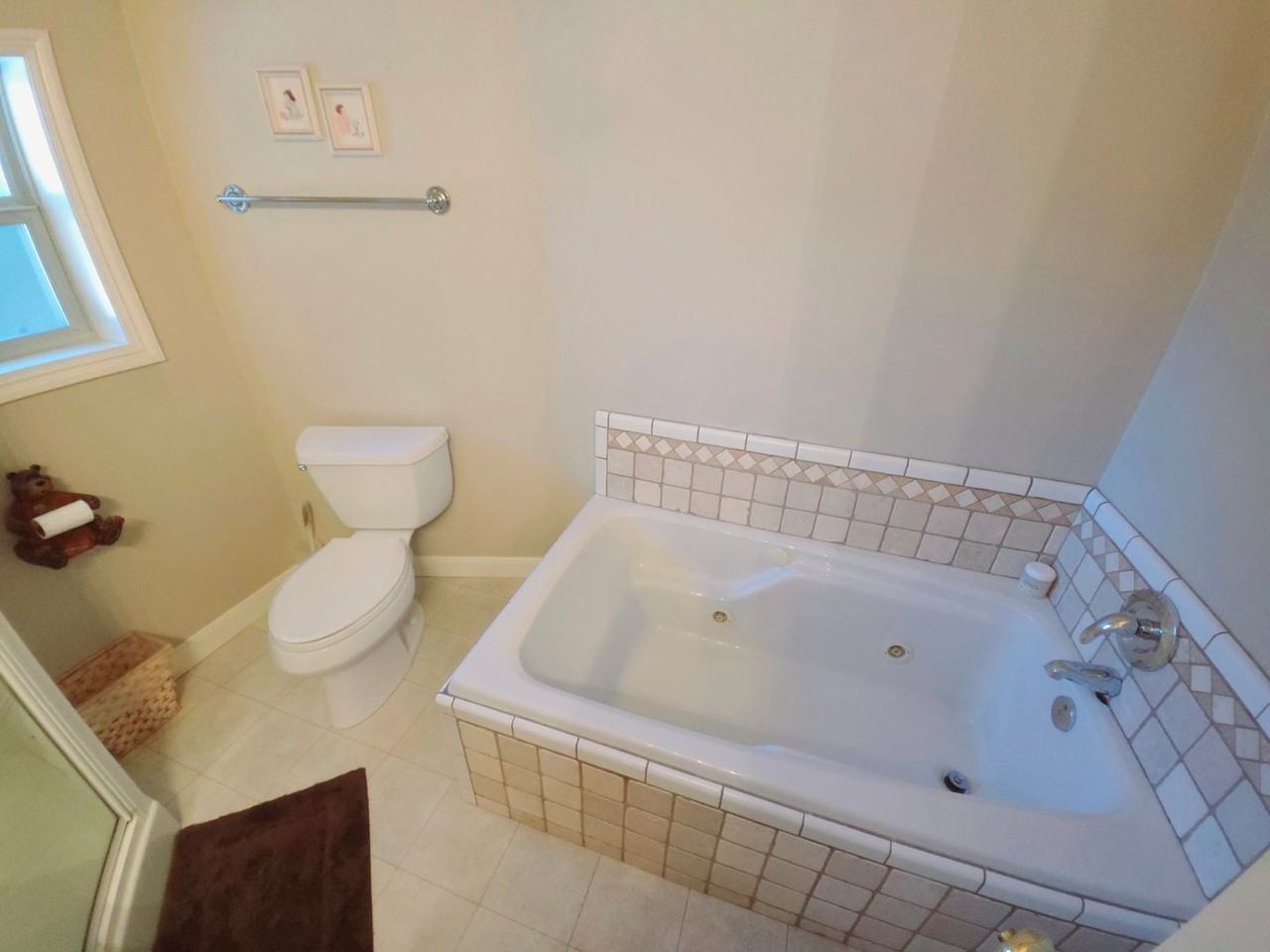 490 Wanda Ave - Photo 6 of 15