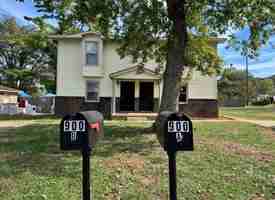 featured image of 900 Stevens Ct Ne