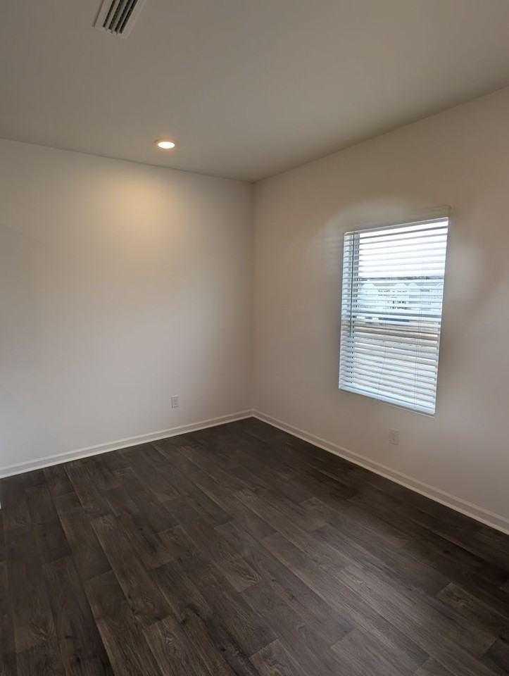 1332 Stork Dr - Photo 5 of 14