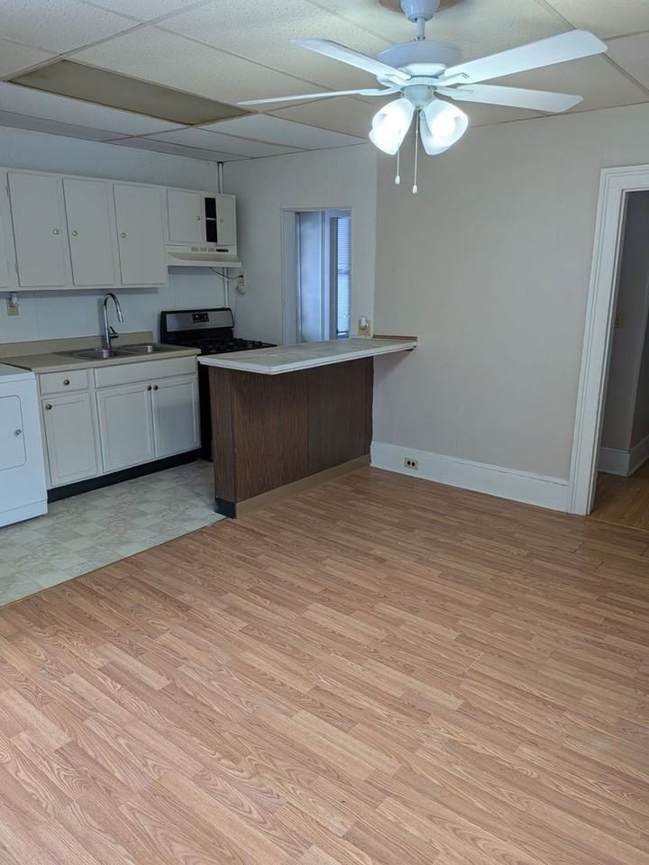 1106 1106 - 1108 Gibbson st - Photo 2 of 14