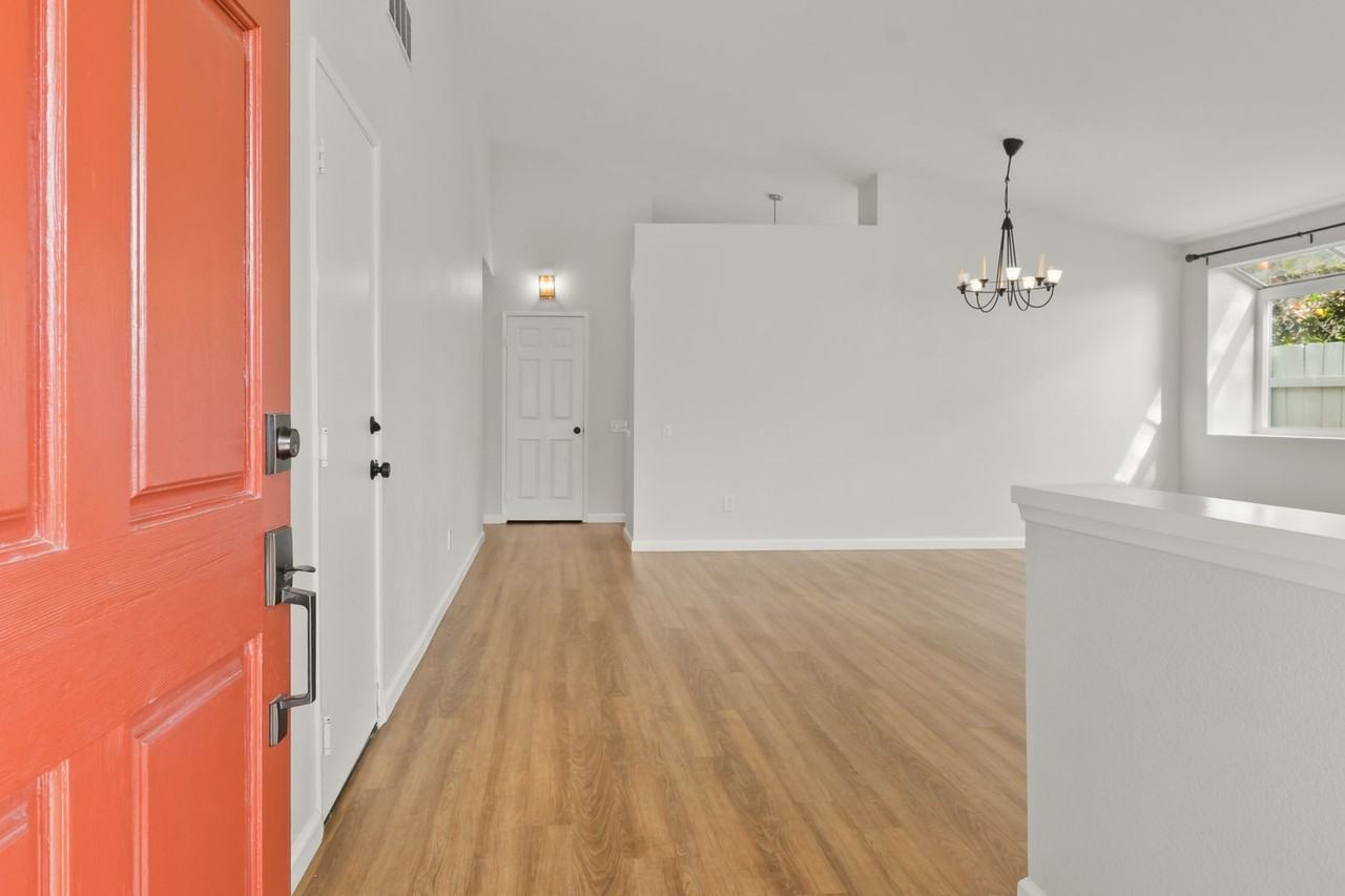 2230 Shadyridge Ave - Photo 3 of 30