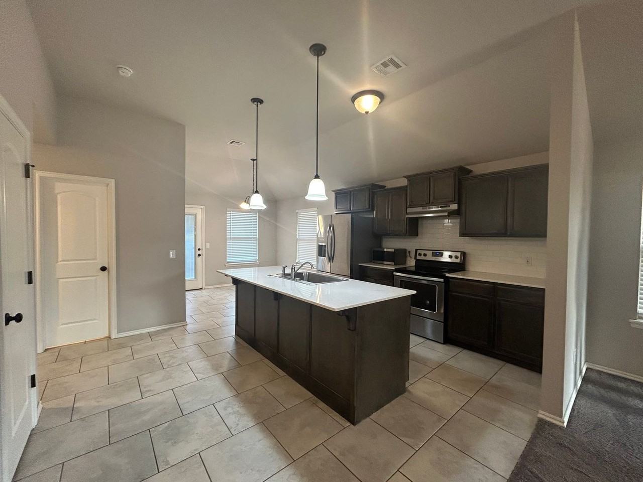 19813 Brunswick Ct - Photo 3 of 13