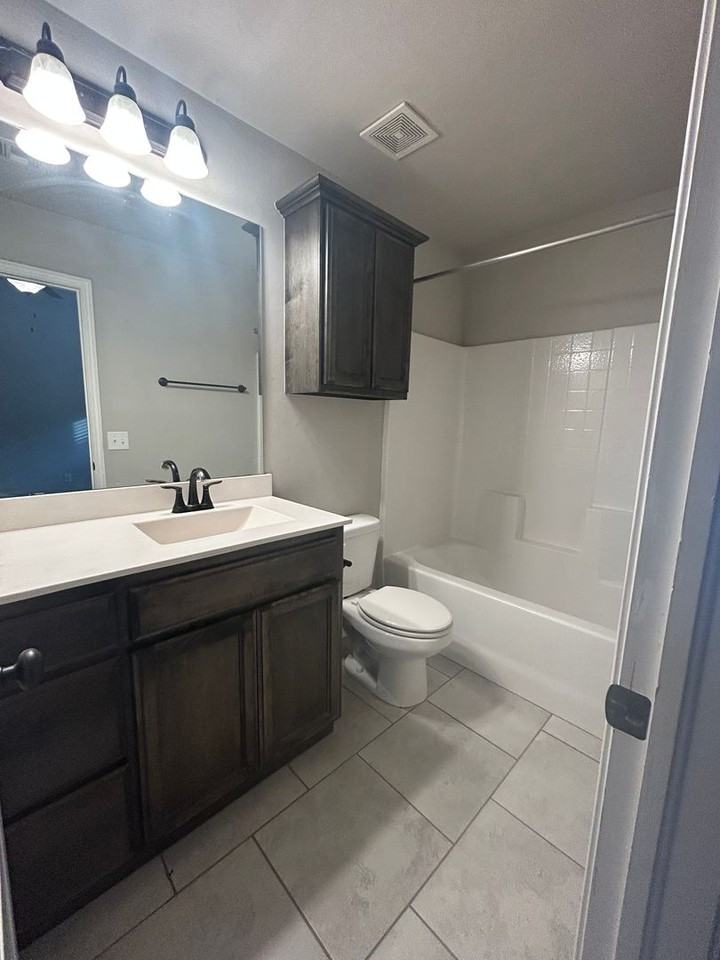 19813 Brunswick Ct - Photo 6 of 13