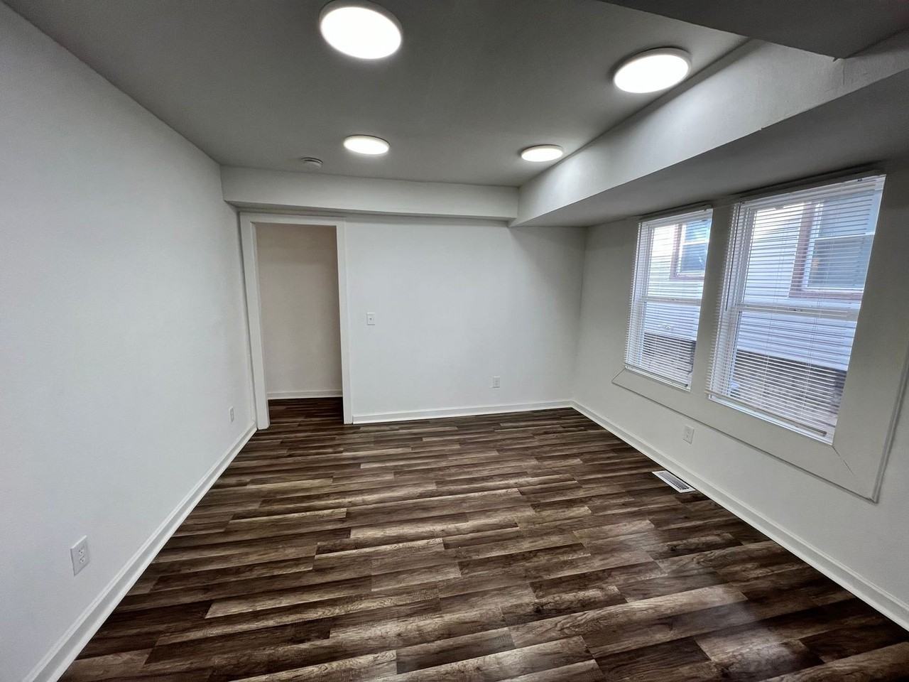 4126 College Ave - Photo 4 of 23