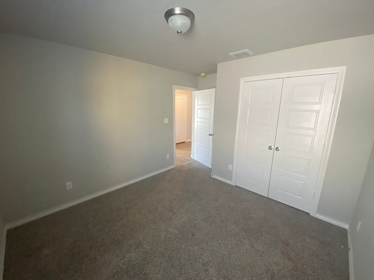 7206 25th St - Photo 4 of 14