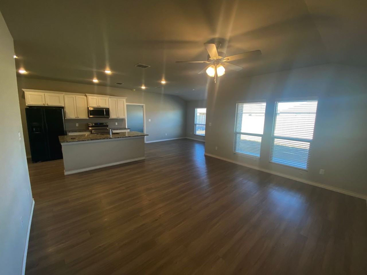 7206 25th St - Photo 6 of 14