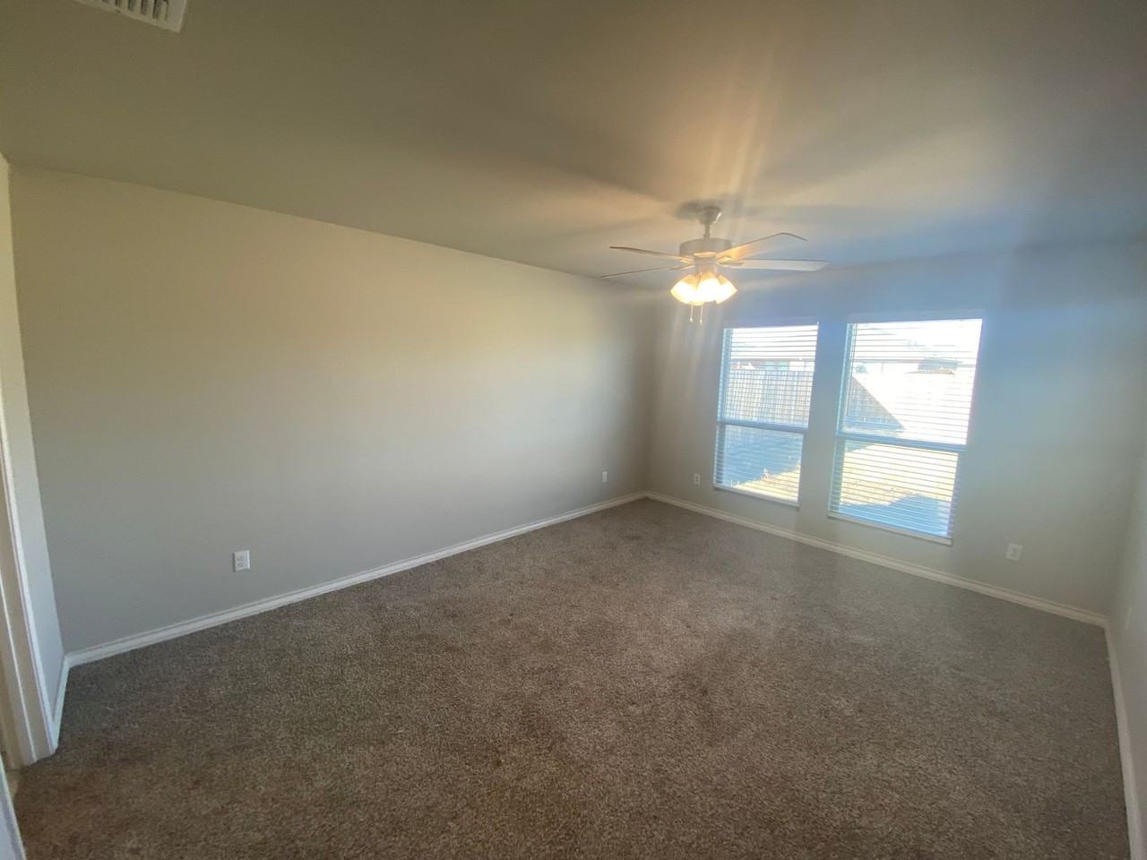 7206 25th St - Photo 7 of 14