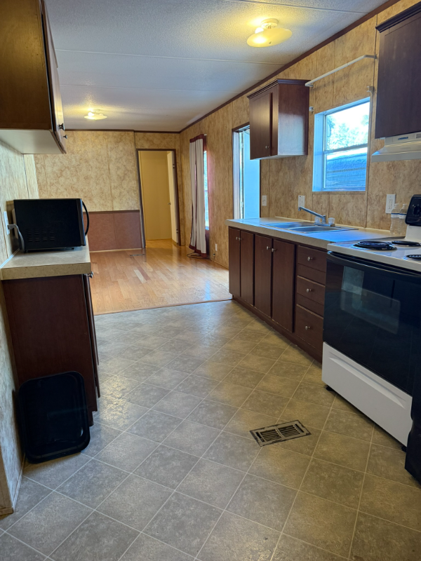 7266 River Rd - Photo 6 of 15