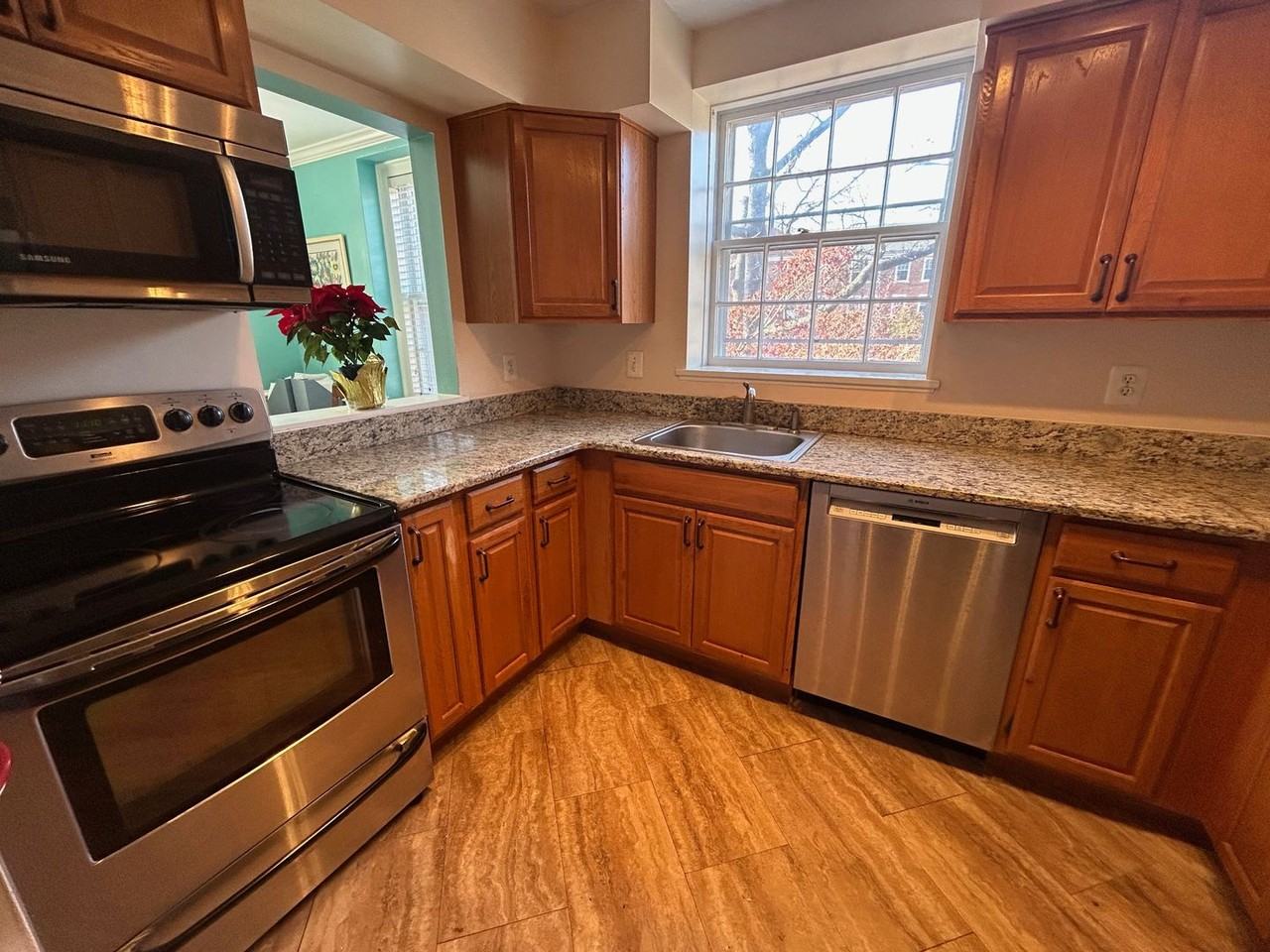 3541 39th St Nw - Photo 3 of 11