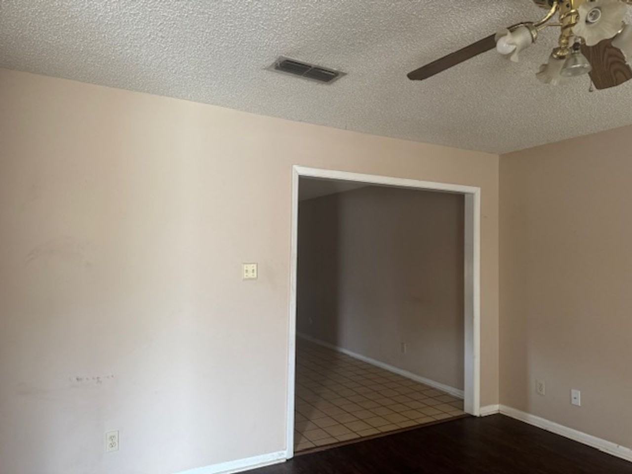 4108 Bill Owens Pkwy - Photo 4 of 12