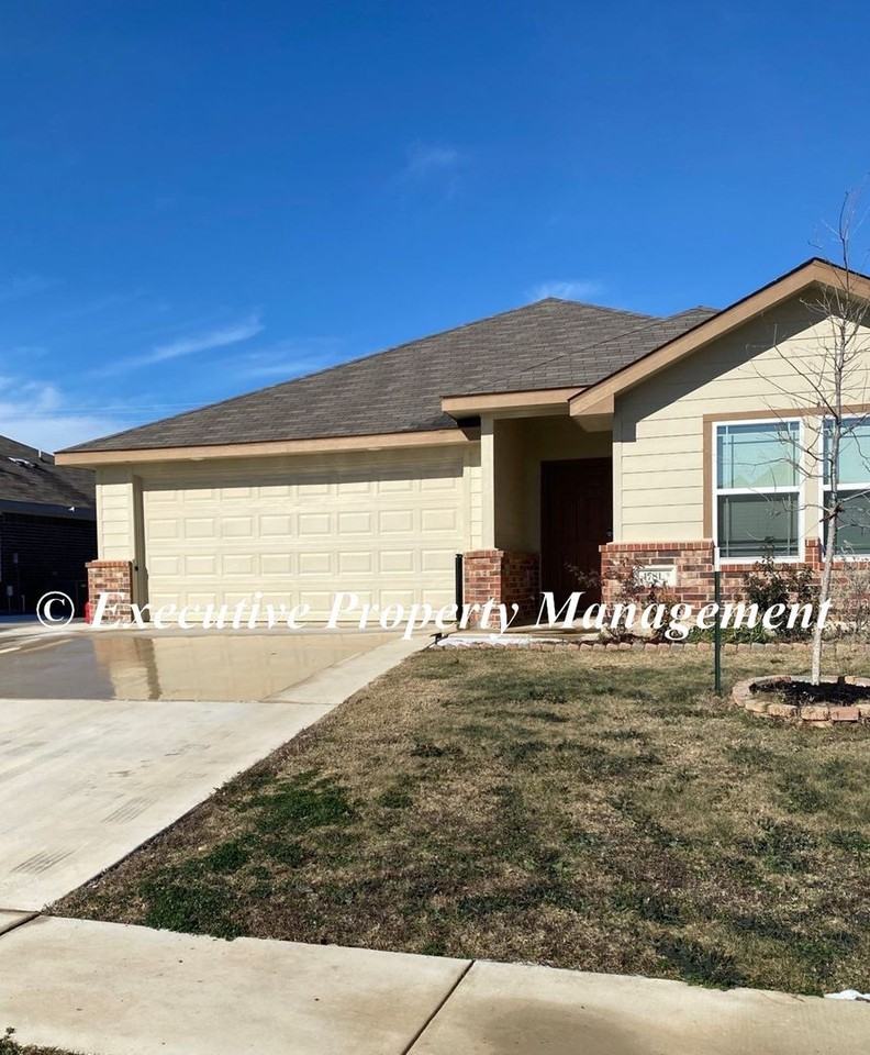 1781 Dryden Ave - Photo 2 of 18