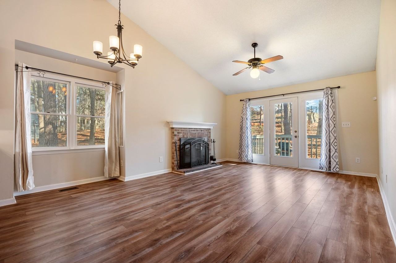 1324 Logan St - Photo 4 of 26