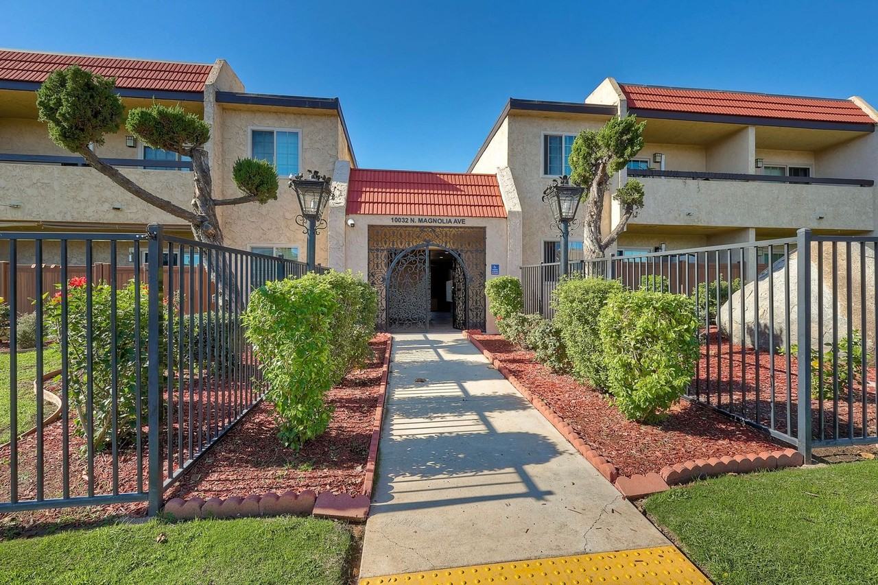 La Roca Plaza - Photo 4 of 50