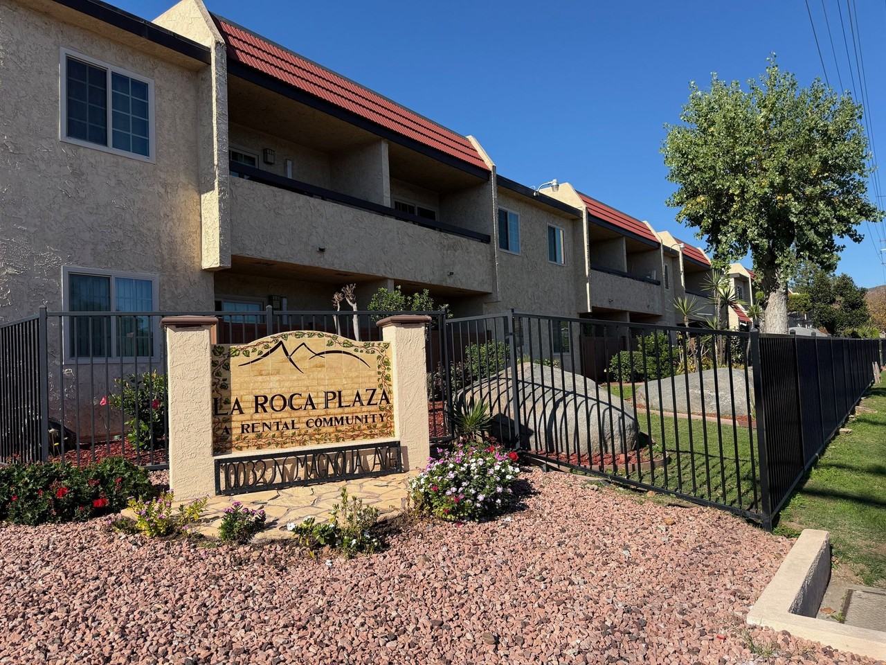 La Roca Plaza - Photo 6 of 50