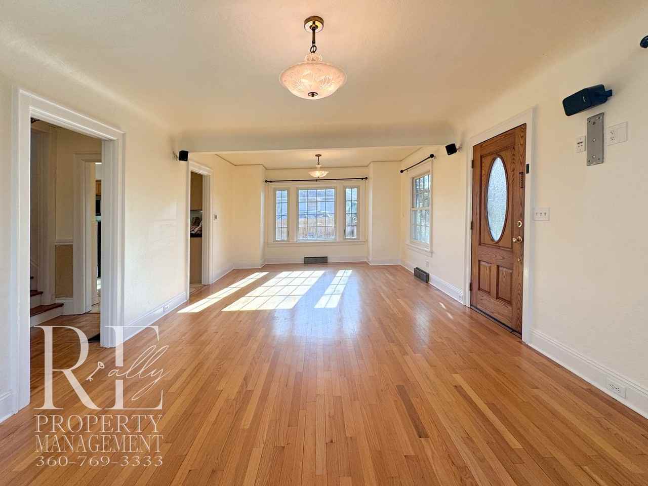 1528 Naval Ave - Photo 3 of 31