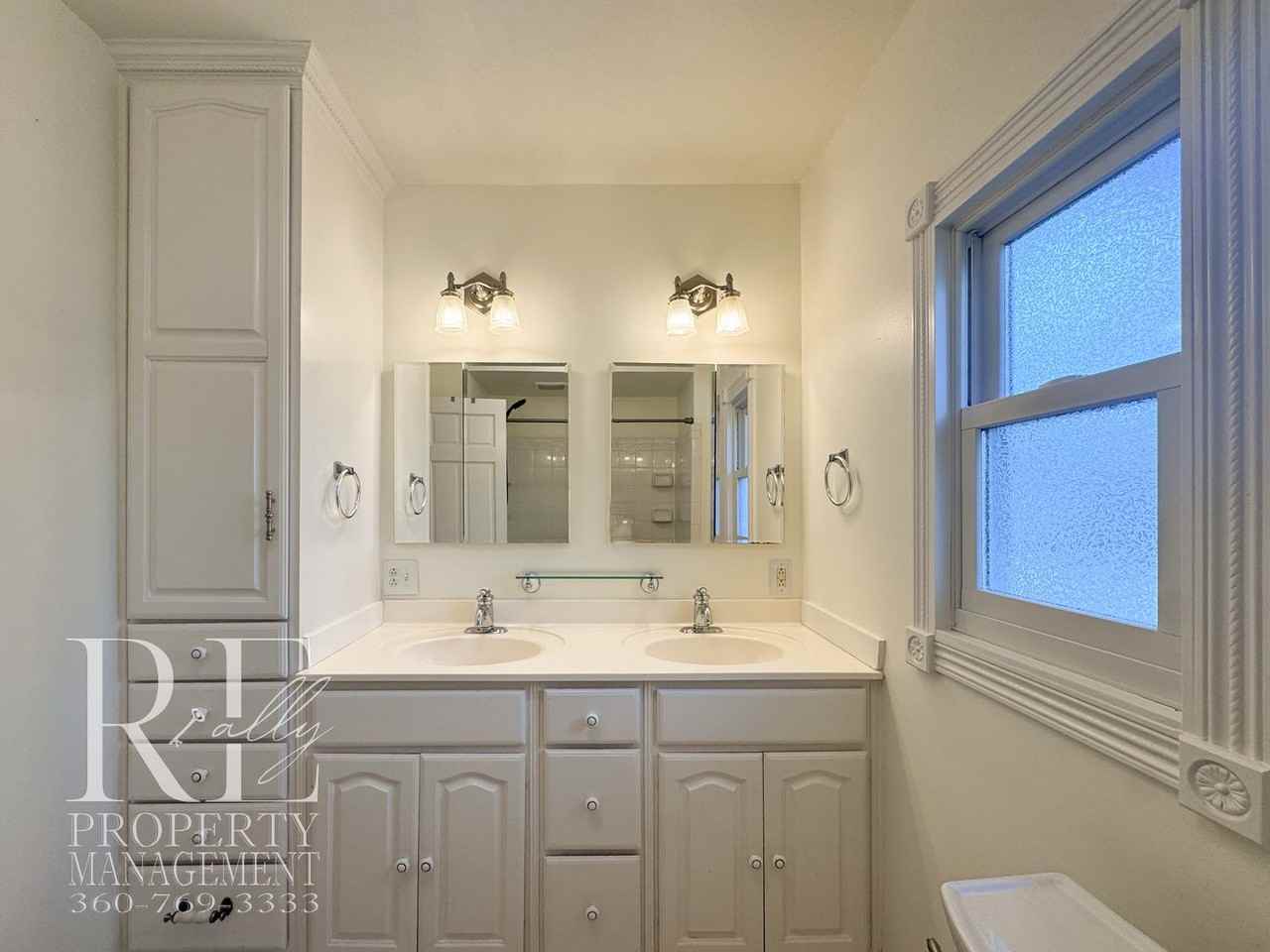 1528 Naval Ave - Photo 6 of 31