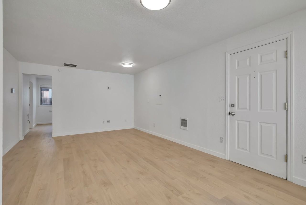 817 215th Pl Sw - Photo 6 of 22