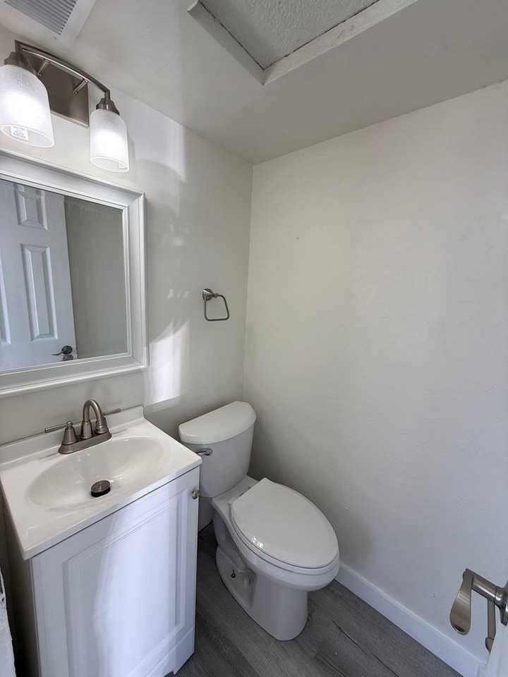 3181 Hatton St - Photo 3 of 27