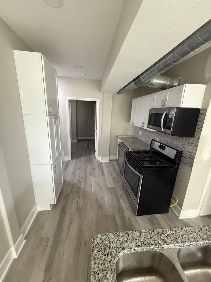 2313 Michigan Ave - Photo 6 of 18