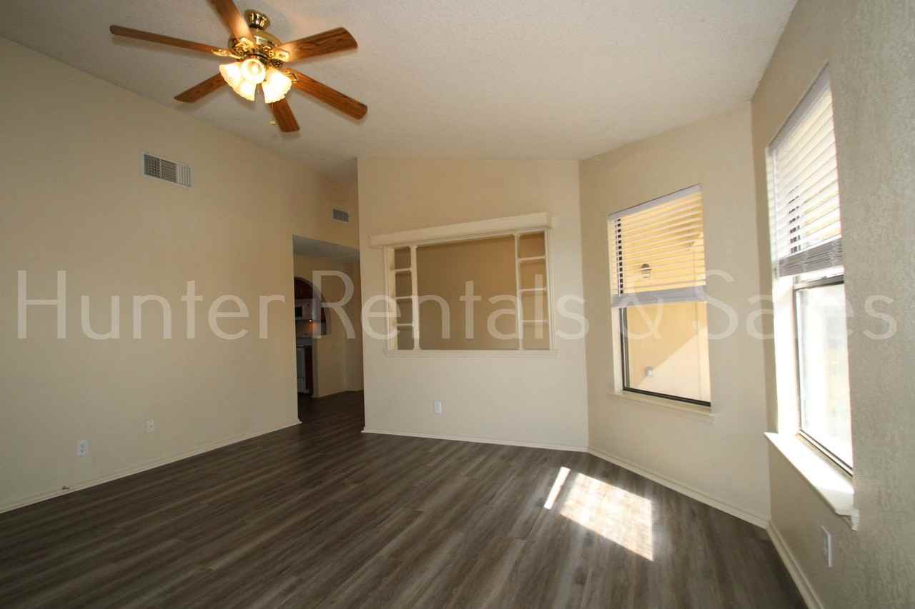 2205 Cimmaron Dr - Photo 5 of 26