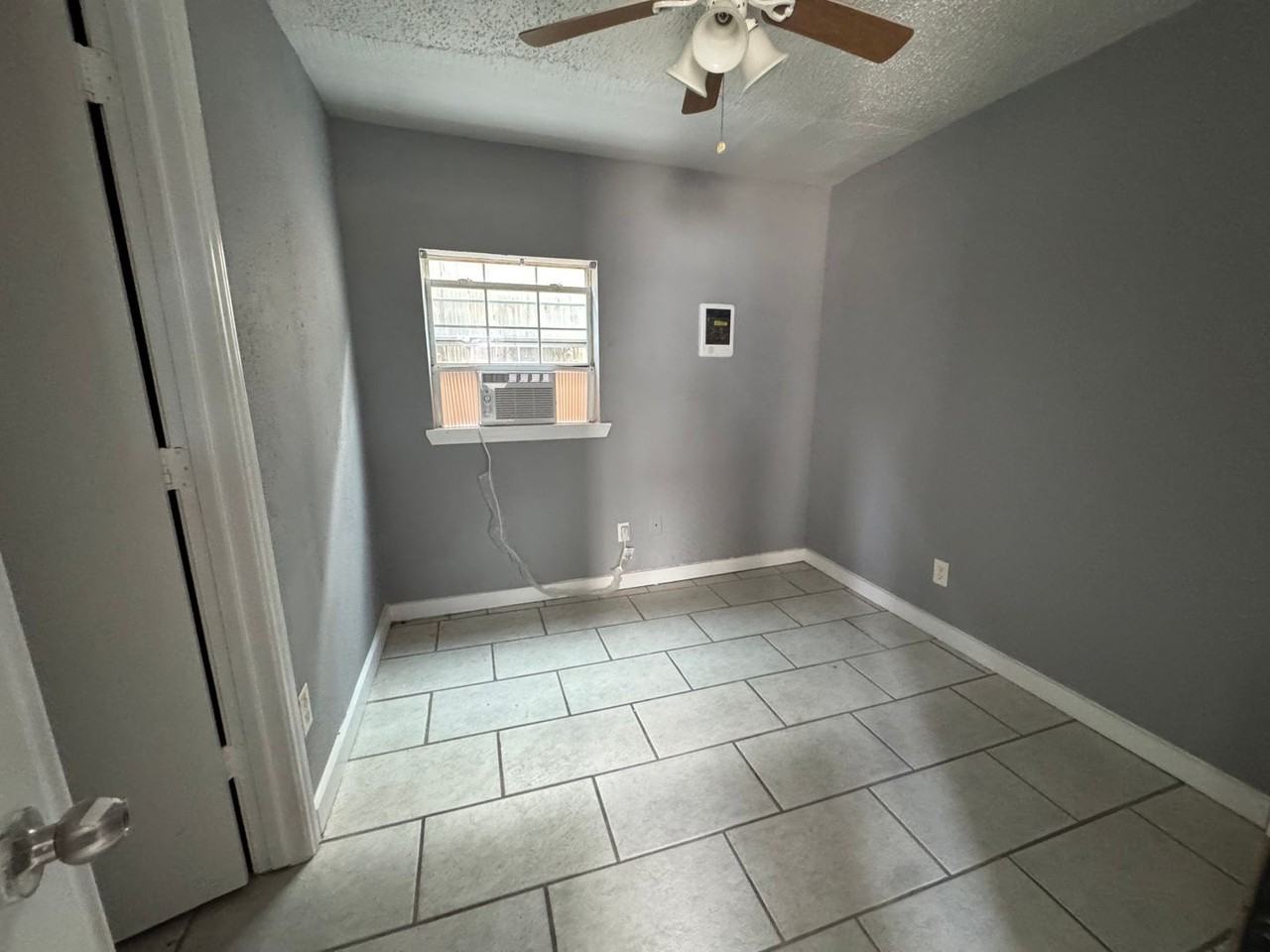 7016 Avenue F - Photo 6 of 9