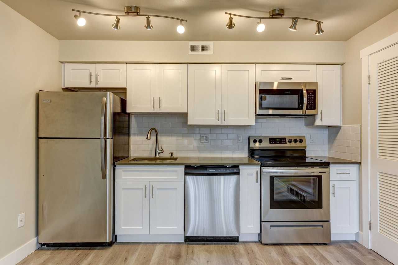 Crestview Townhomes - Photo 2 of 12