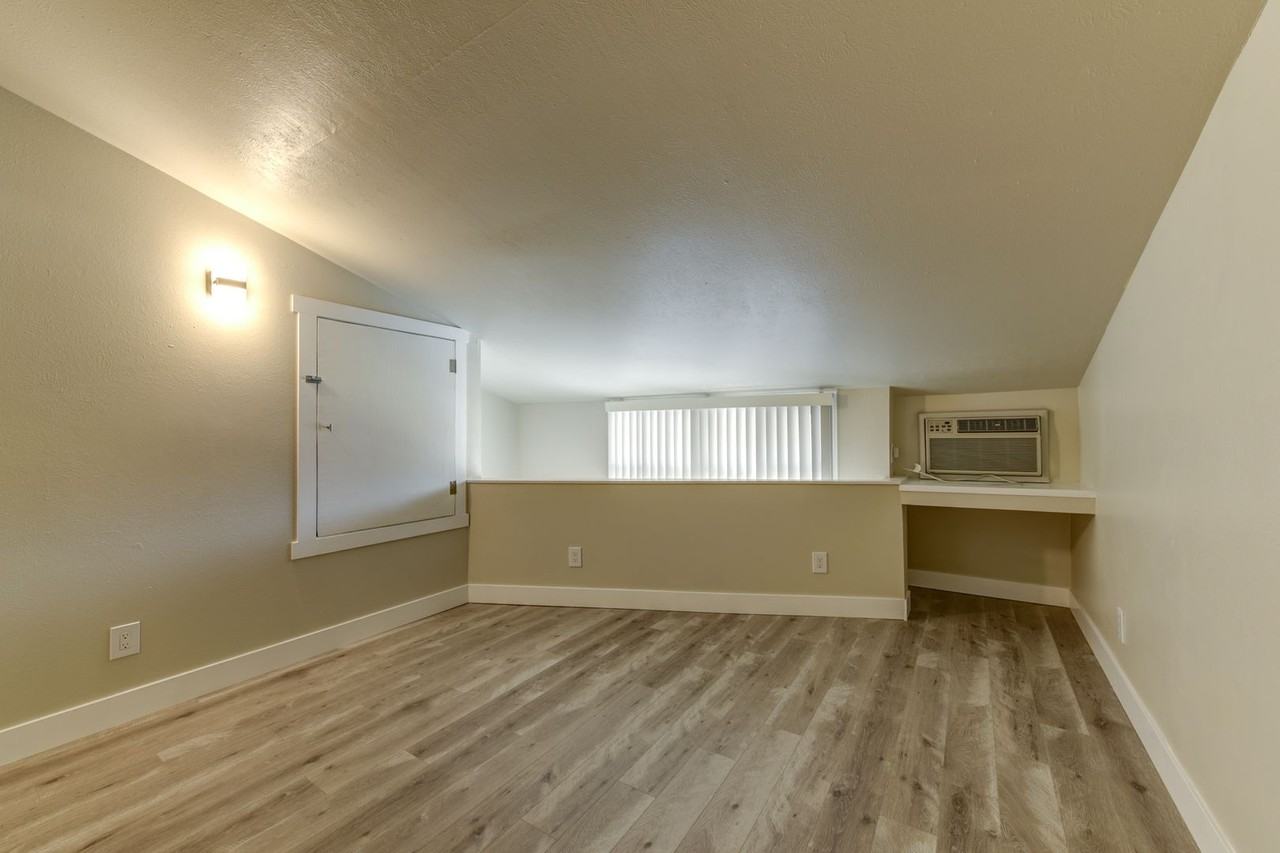 Crestview Townhomes - Photo 6 of 12