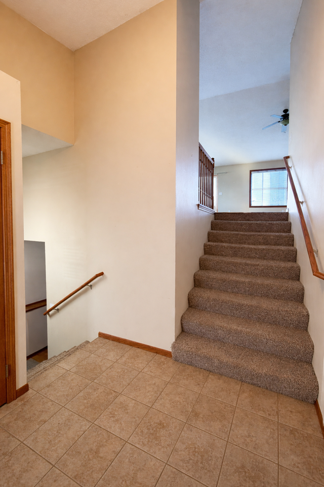 1201 Theisen Rd - Photo 3 of 33