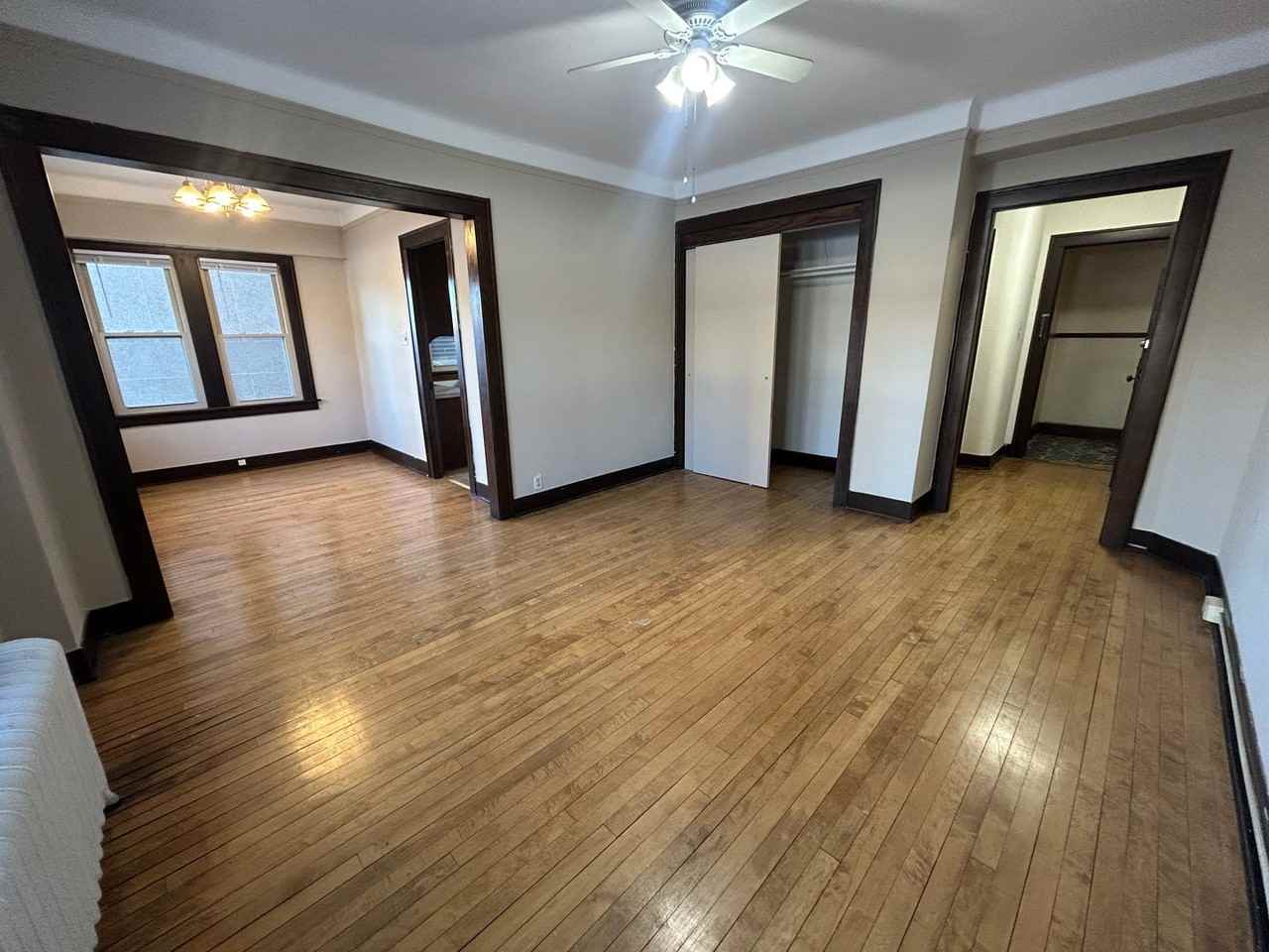 La Shall - Photo 3 of 50