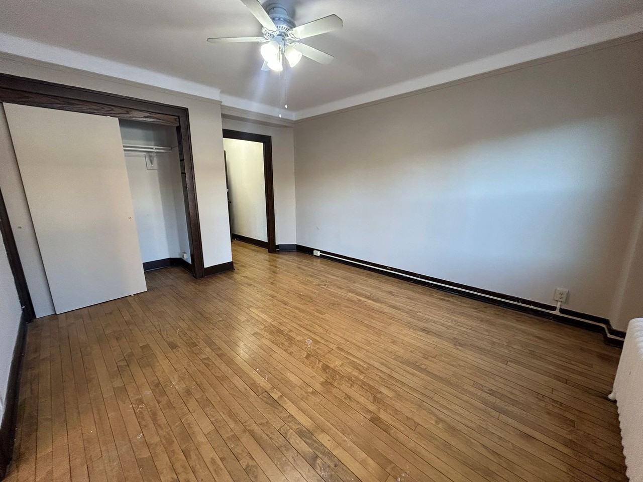 La Shall - Photo 5 of 50