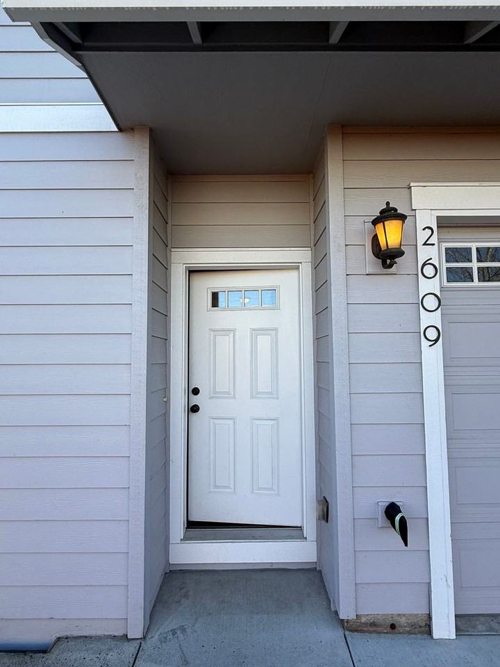 2609 Se 105th Ave - Photo 3 of 27