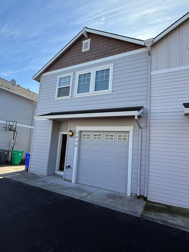 2609 Se 105th Ave - Photo 4 of 27