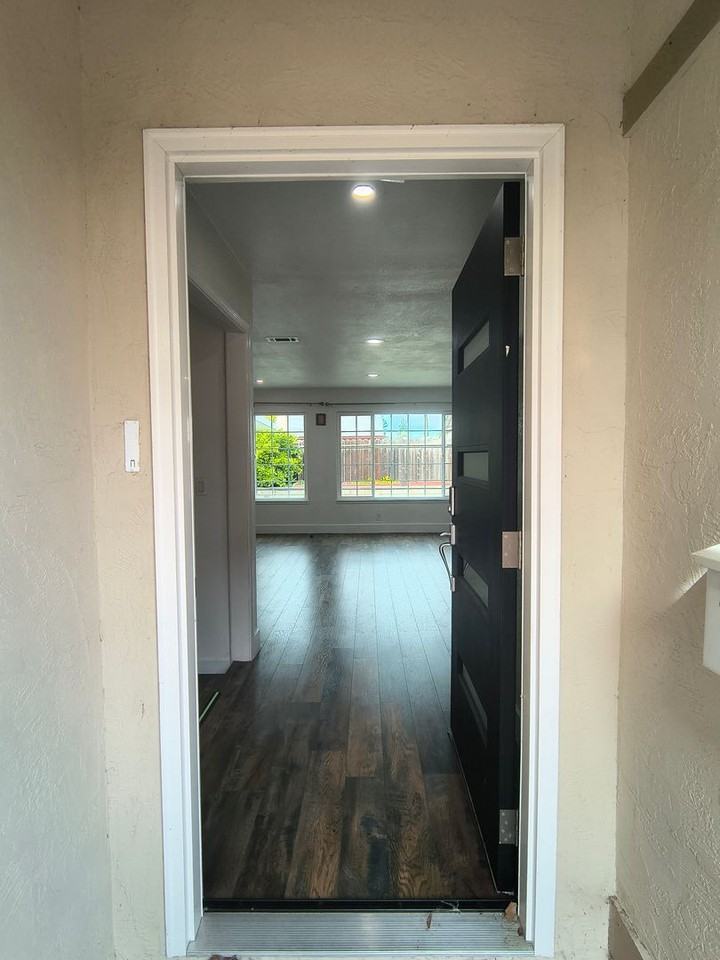 5438 Scenic Ave - Photo 4 of 49