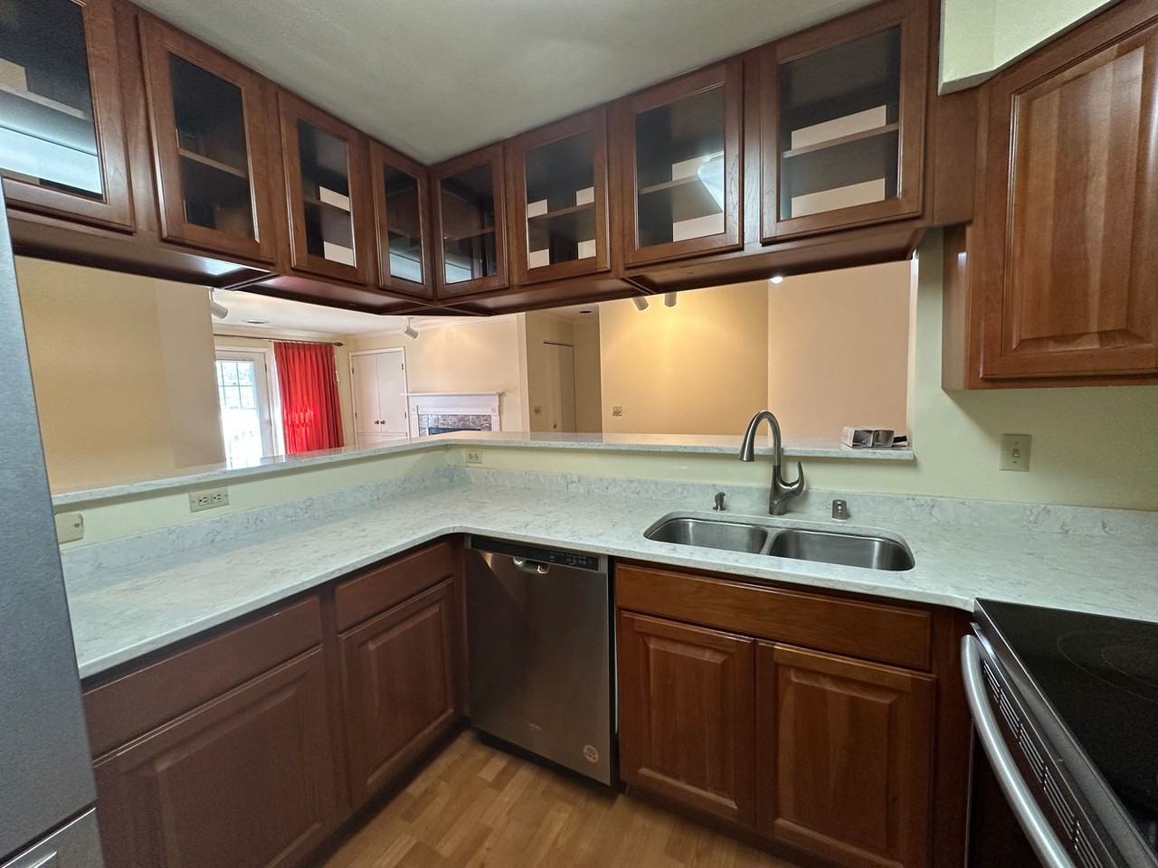 921 Harbor House Dr - Photo 3 of 25