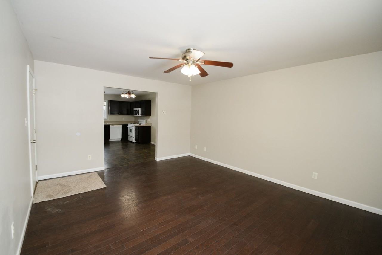 693 Dearborn Rd - Photo 4 of 25