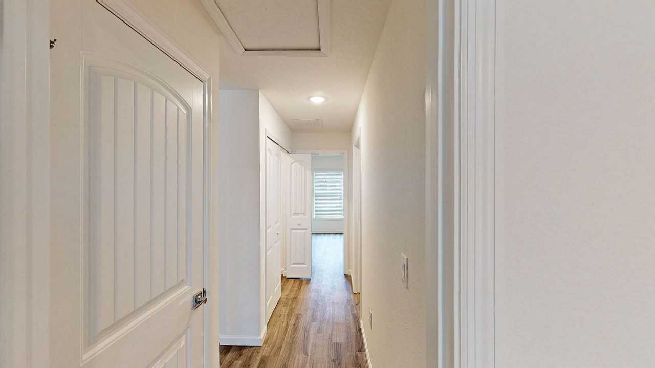 904 Underhill Ave Se - Photo 2 of 9