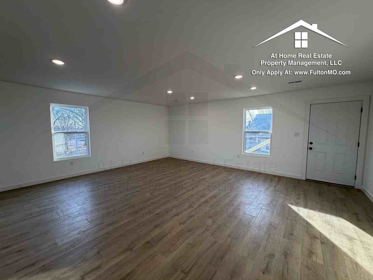 508 E 8th St - Photo 3 of 27