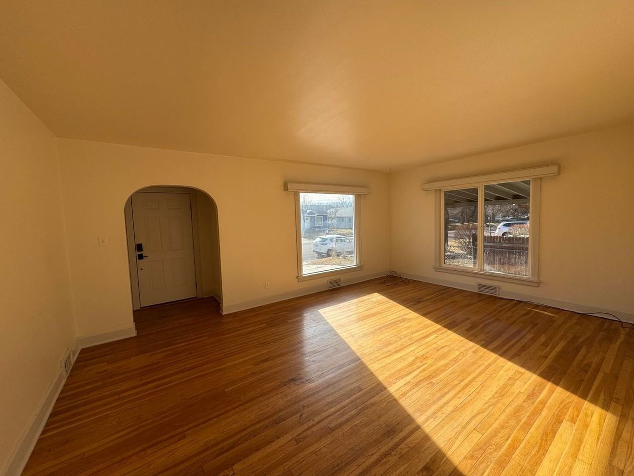 330 North Ave E - Photo 2 of 16