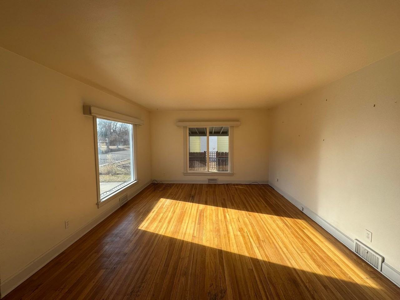 330 North Ave E - Photo 3 of 16