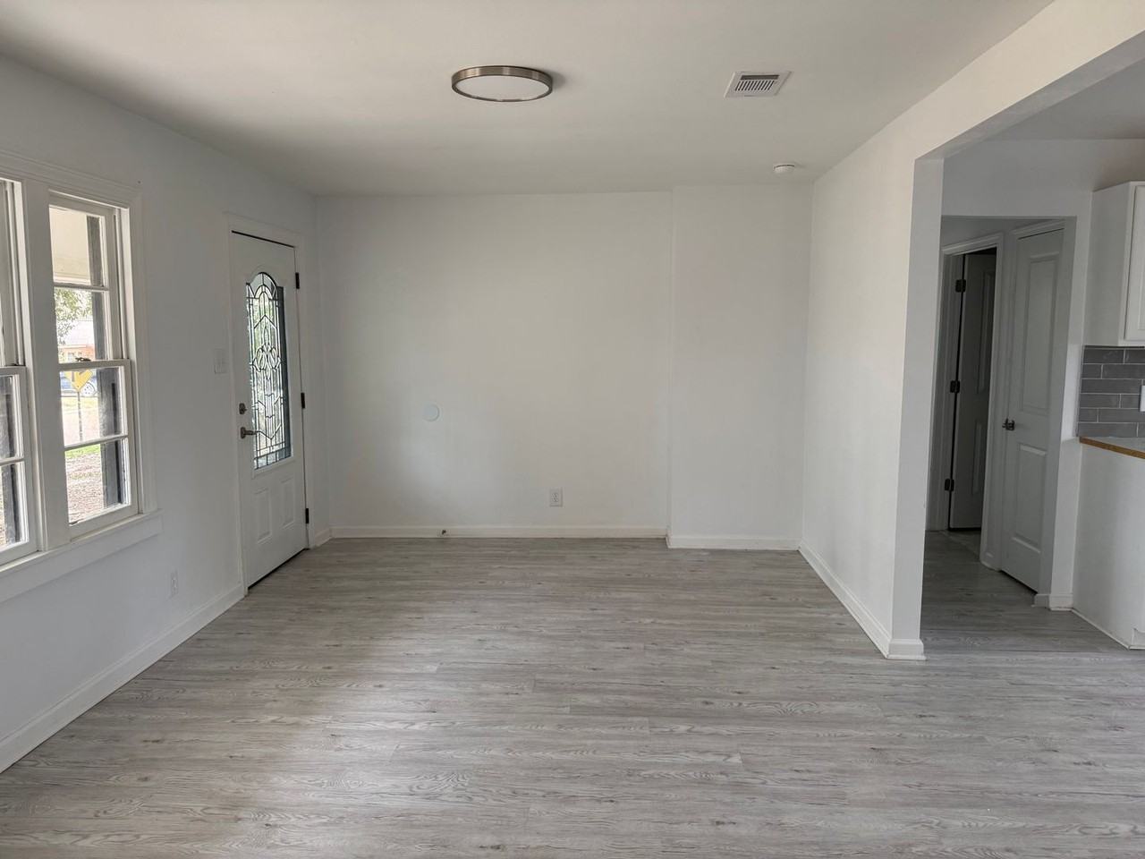 128 Country Club Cir - Photo 2 of 10