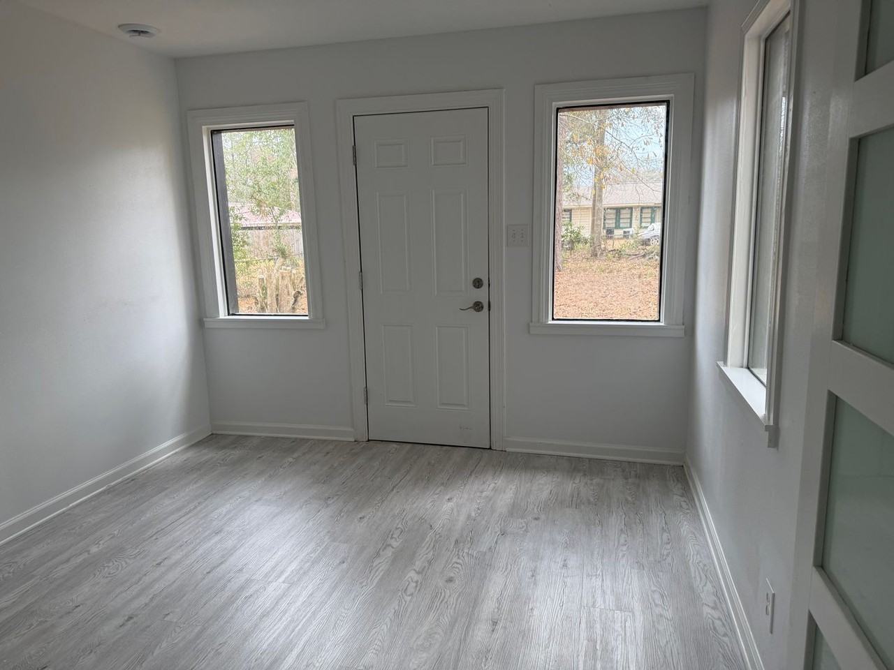 128 Country Club Cir - Photo 3 of 10