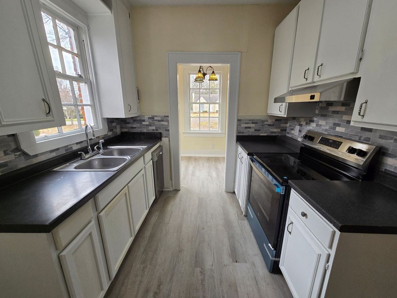1938 Gorgas St - Photo 2 of 21