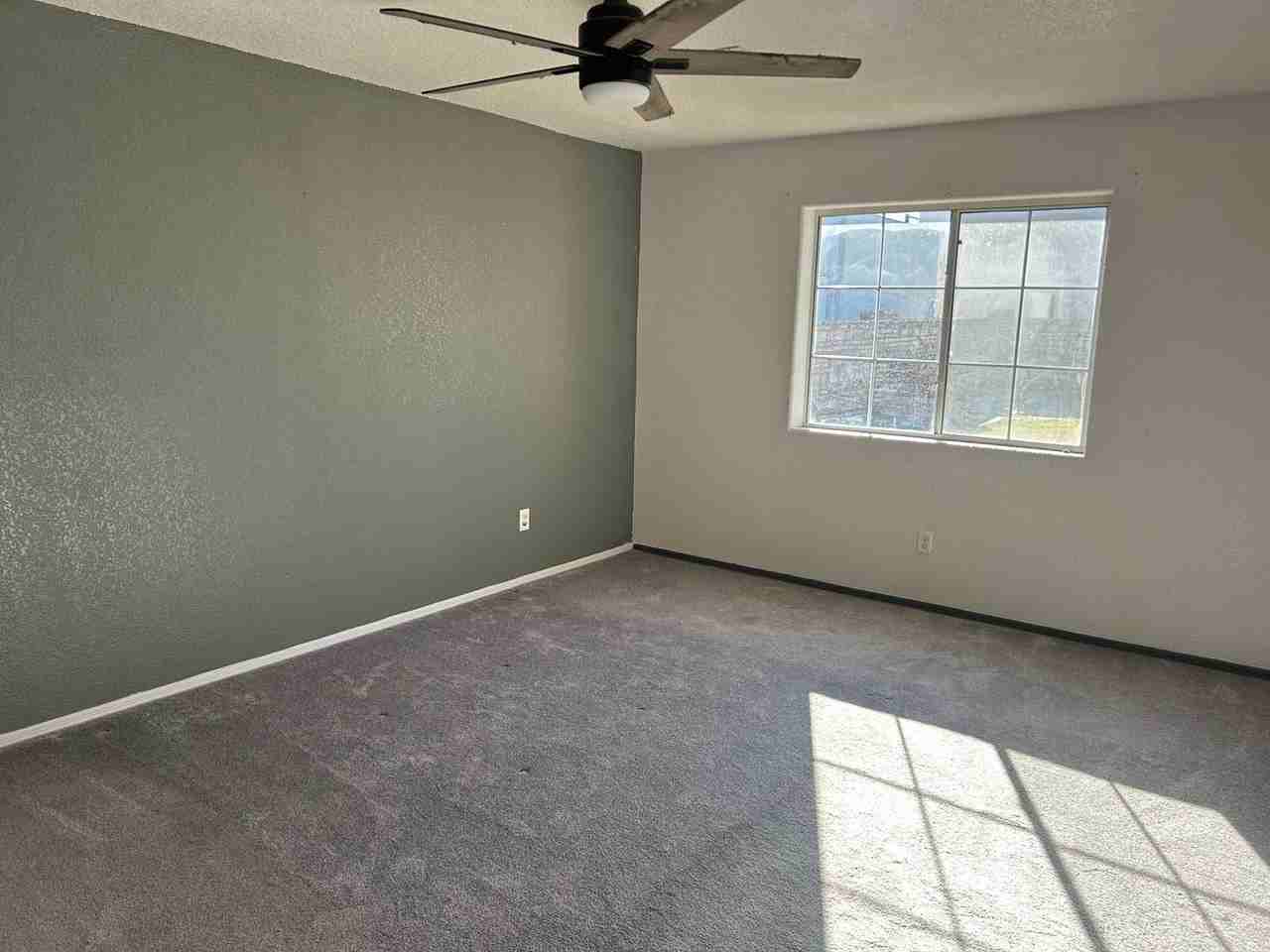 14817 E 49th St - Photo 4 of 7