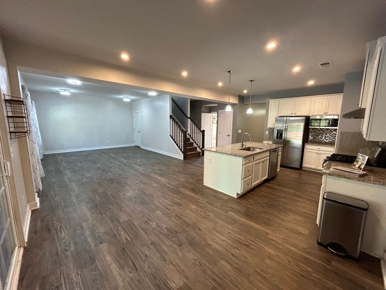 112 Henley Ct - Photo 2 of 19