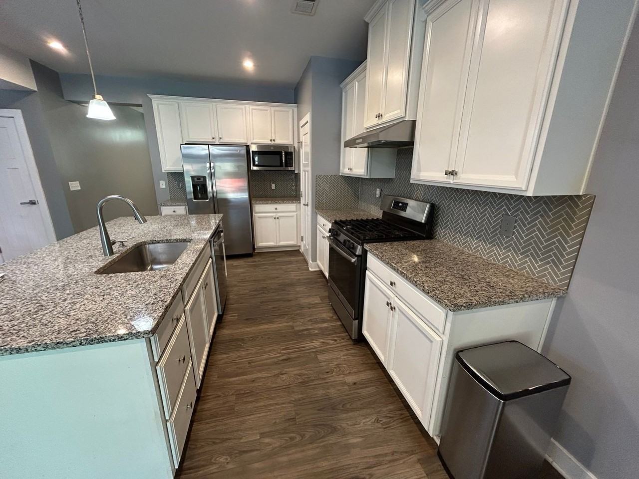 112 Henley Ct - Photo 4 of 19