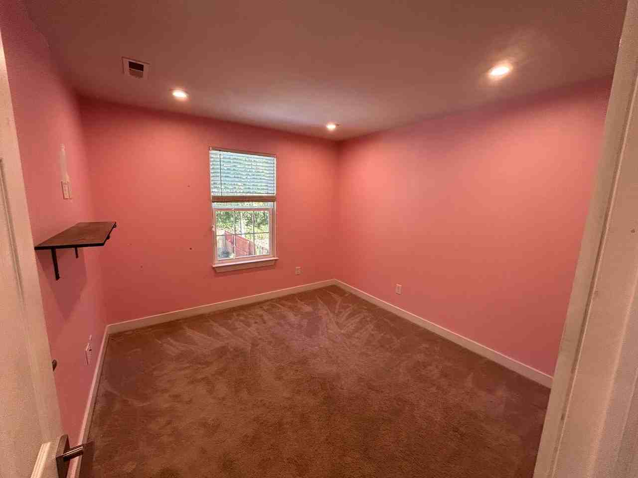 112 Henley Ct - Photo 5 of 19