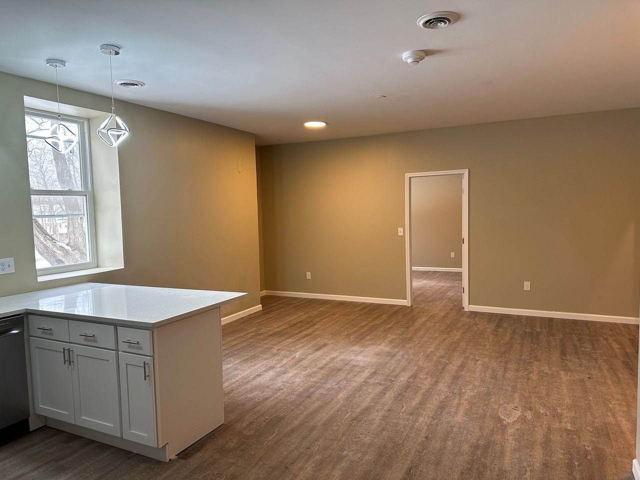 Hopkins Place Apartments - Photo 6 of 26